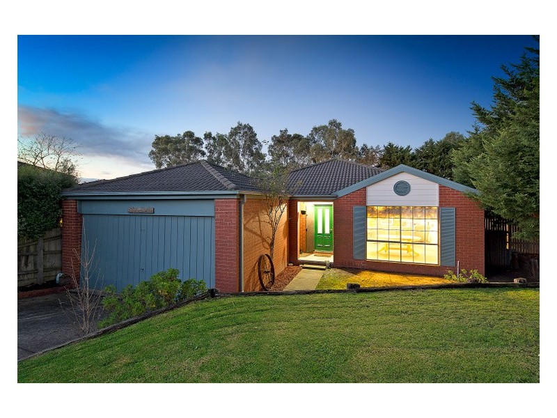 112 Earlsfield Drive, Berwick VIC 3806
