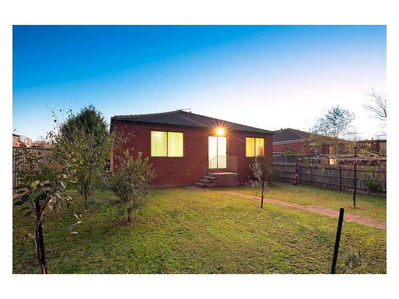 112 Earlsfield Drive, Berwick VIC 3806