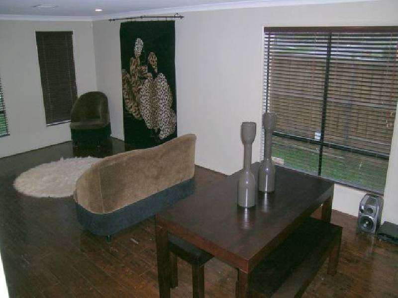 1 Hollington Way, Berwick VIC 3806