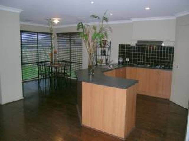 1 Hollington Way, Berwick VIC 3806