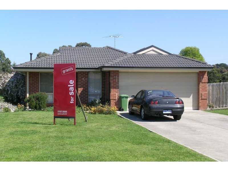 9 Lauren Square, Pakenham VIC 3810