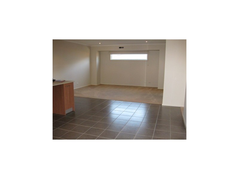 4 Myoora Plc, Berwick VIC 3806