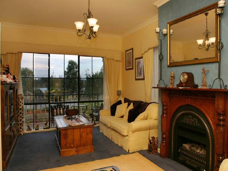 18 The Esplanade, Narre Warren South VIC 3805