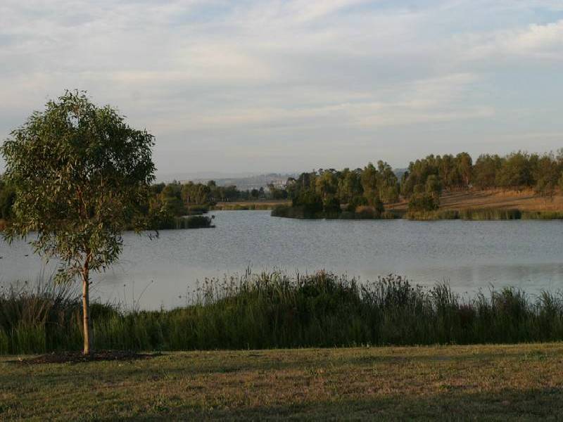 18 The Esplanade, Narre Warren South VIC 3805