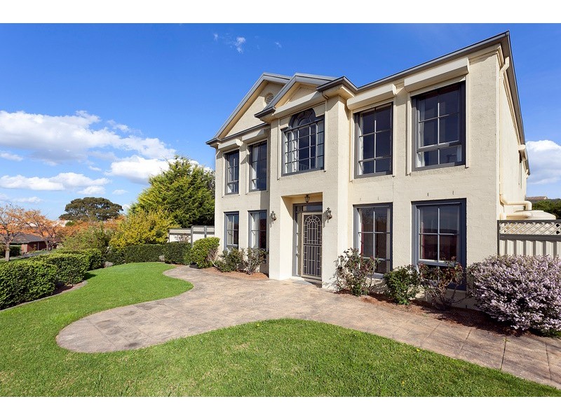 1 Brent Close, Berwick VIC 3806