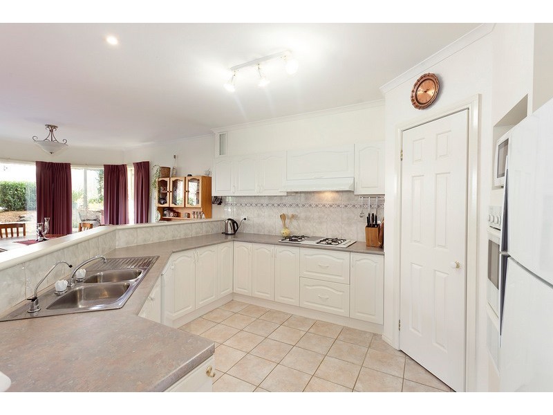 1 Brent Close, Berwick VIC 3806