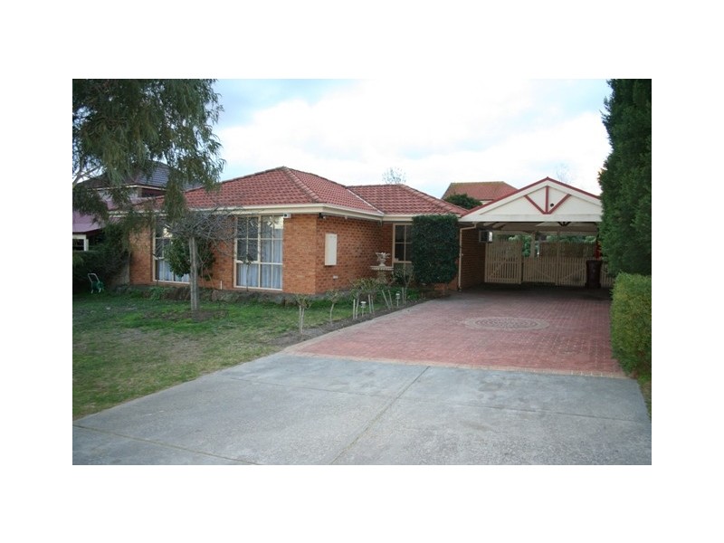 14 Magdalena Place, Berwick VIC 3806