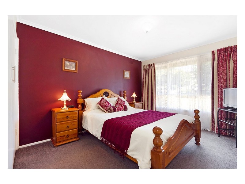 5 Queens Court, Berwick VIC 3806