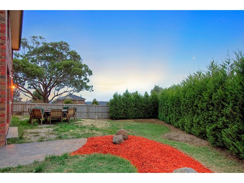 11 Irving Close, Berwick VIC 3806