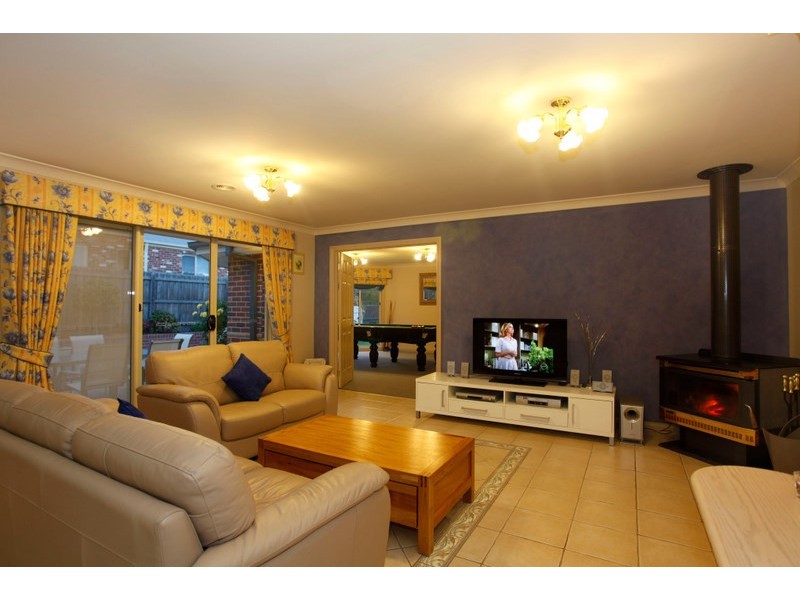 4 Carlisle Drive, Beaconsfield VIC 3807