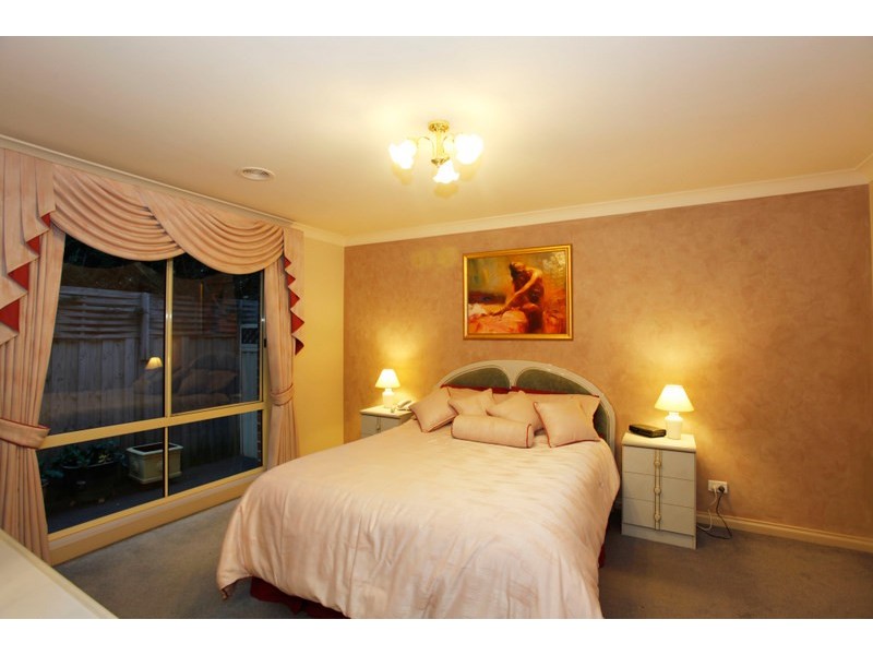 4 Carlisle Drive, Beaconsfield VIC 3807