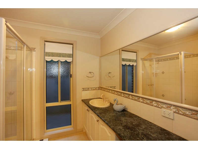 4 Carlisle Drive, Beaconsfield VIC 3807