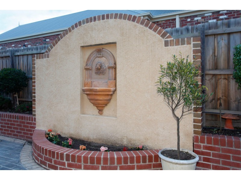 4 Carlisle Drive, Beaconsfield VIC 3807