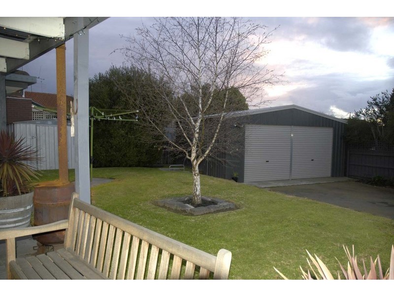 8 Moloney Court, Berwick VIC 3806