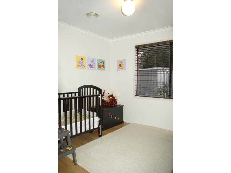 8 Moloney Court, Berwick VIC 3806