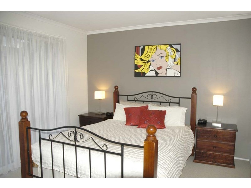 8 Moloney Court, Berwick VIC 3806