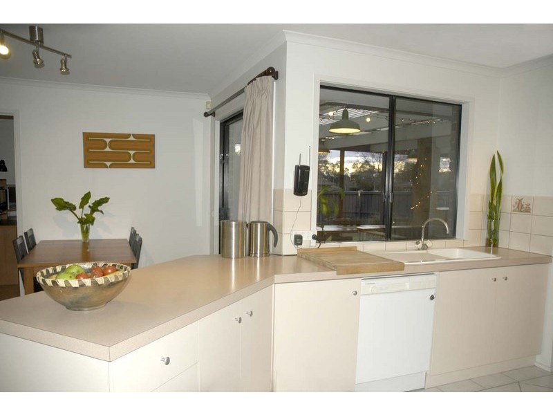 8 Moloney Court, Berwick VIC 3806