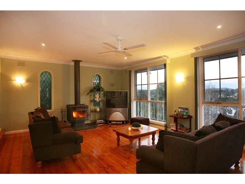 24 Outlook Drive, Berwick VIC 3806