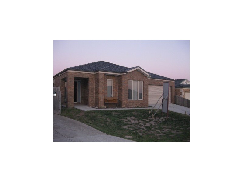 8 Kurnwill Place, Berwick VIC 3806