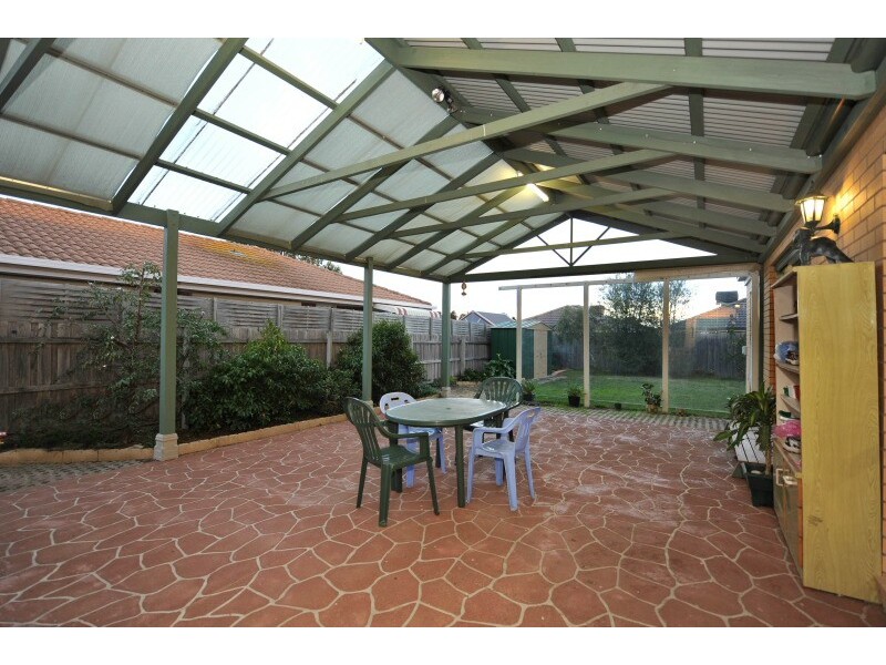 30 Sharpe Court, Berwick VIC 3806