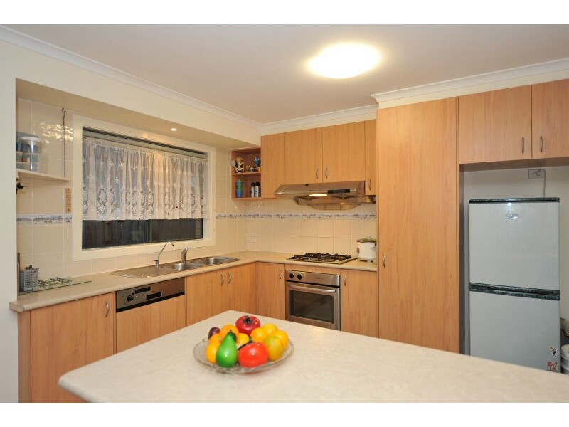 30 Sharpe Court, Berwick VIC 3806