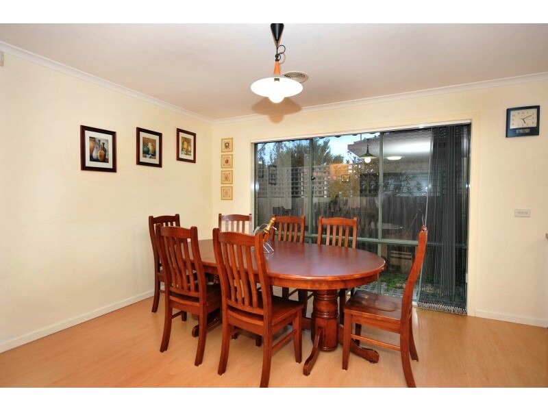 30 Sharpe Court, Berwick VIC 3806