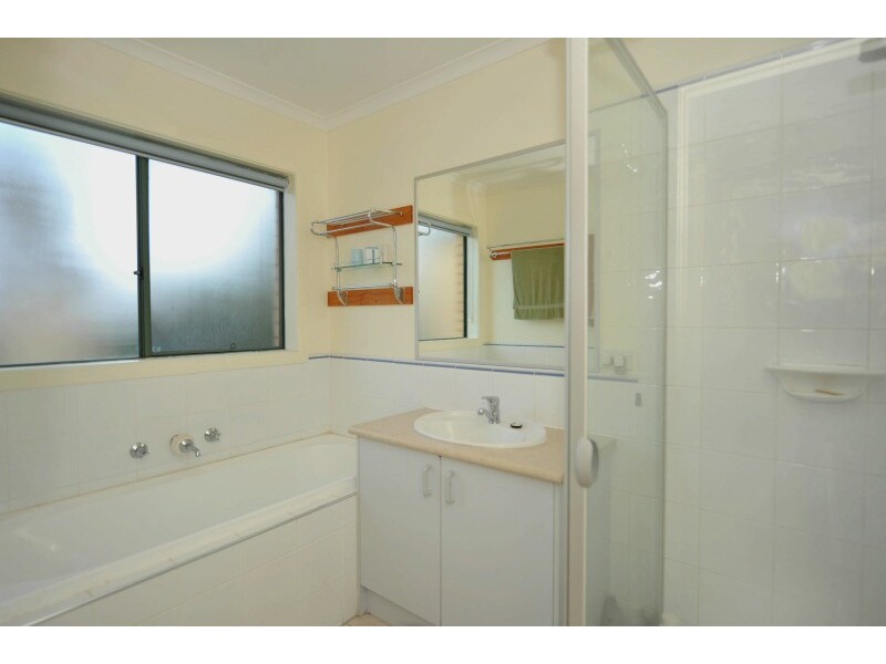 30 Sharpe Court, Berwick VIC 3806