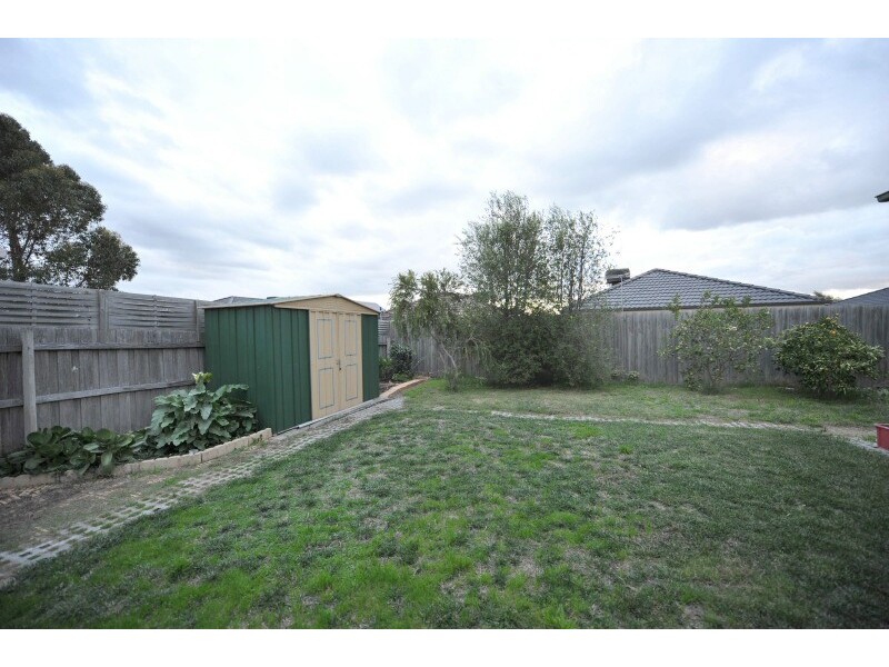 30 Sharpe Court, Berwick VIC 3806
