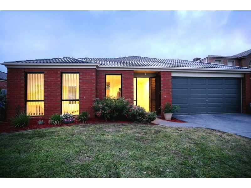 25 Pendulum Place, Berwick VIC 3806