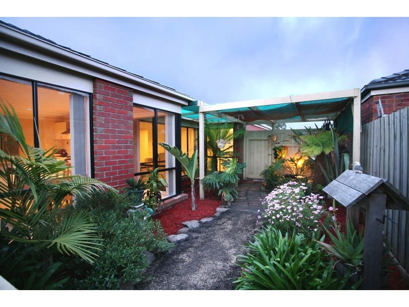 25 Pendulum Place, Berwick VIC 3806