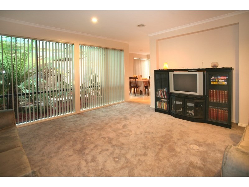 25 Pendulum Place, Berwick VIC 3806