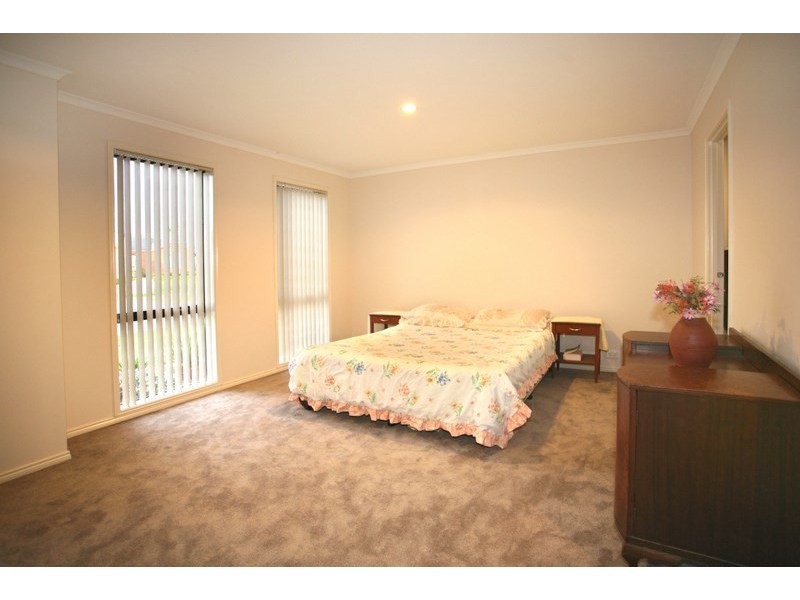 25 Pendulum Place, Berwick VIC 3806