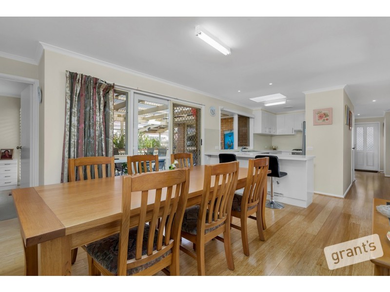 72 Lodge Crescent, Berwick VIC 3806