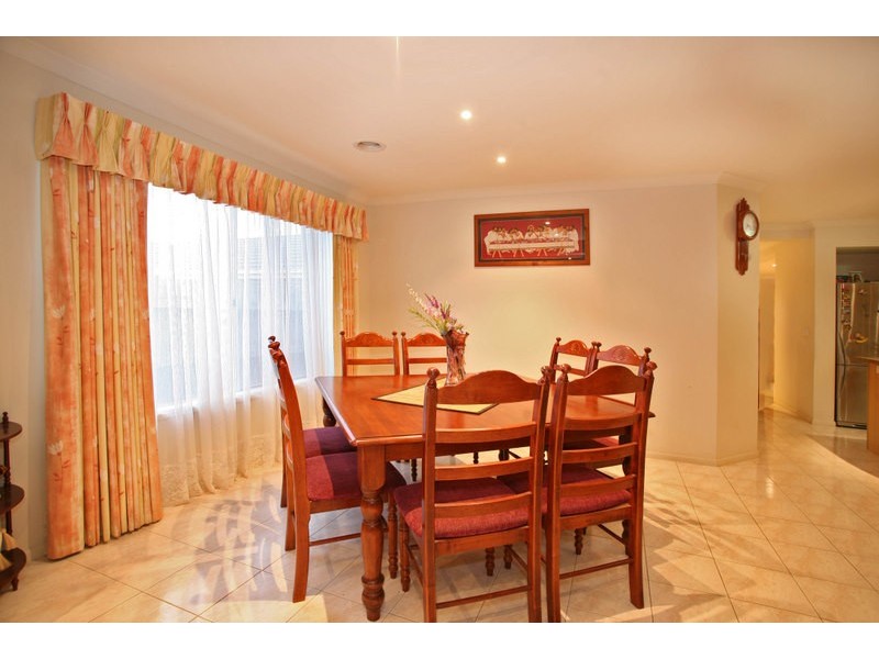 14 Sundial Court, Berwick VIC 3806