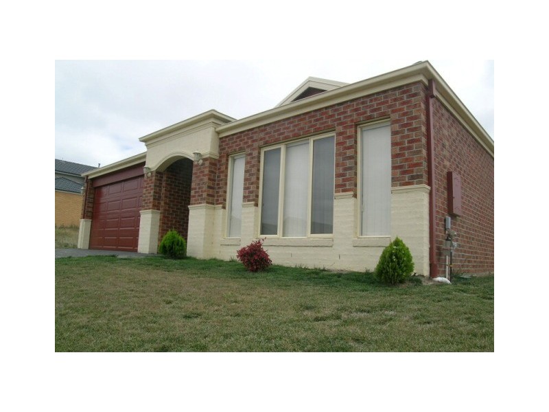 12 Bishop Place, Berwick VIC 3806