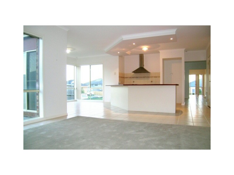 12 Bishop Place, Berwick VIC 3806