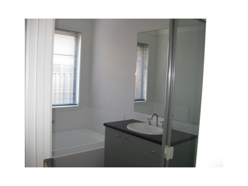 9 Wild Cherry Avenue, Pakenham VIC 3810