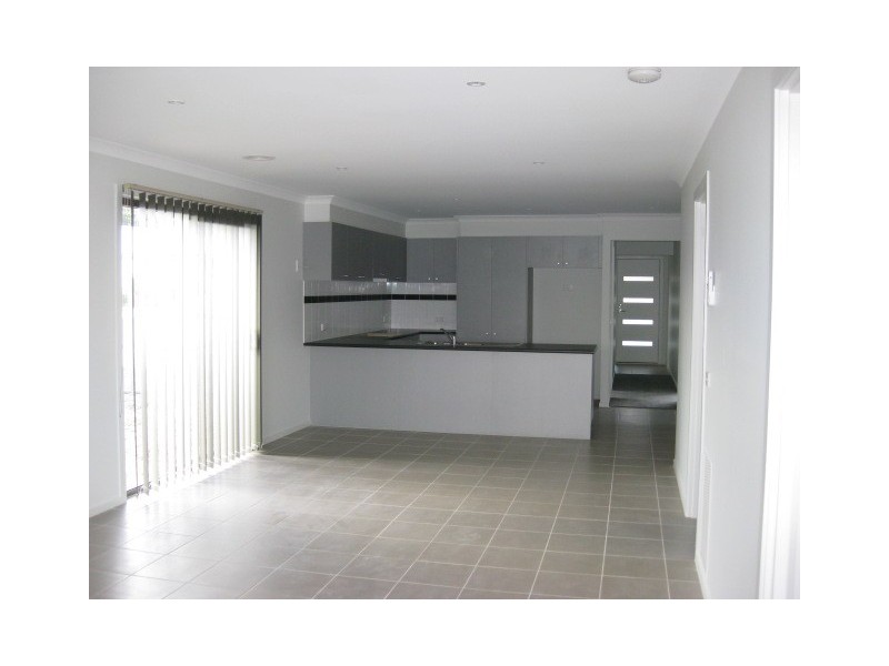 9 Wild Cherry Avenue, Pakenham VIC 3810