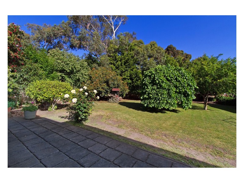 27 Mansfield Street, Berwick VIC 3806