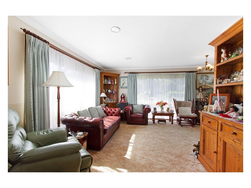 27 Mansfield Street, Berwick VIC 3806