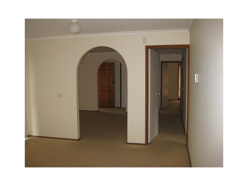 9 Raneen Place, Berwick VIC 3806