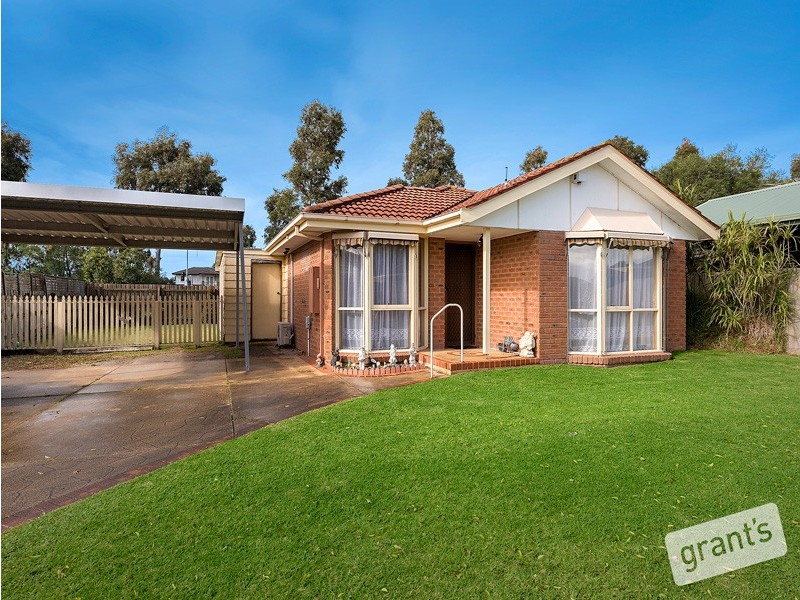 12 Broome Crescent, Cranbourne North VIC 3977