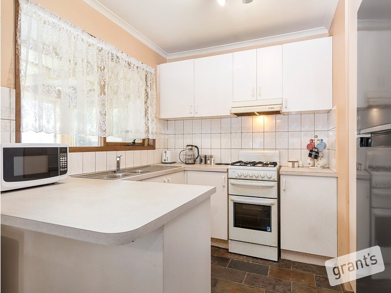 12 Broome Crescent, Cranbourne North VIC 3977