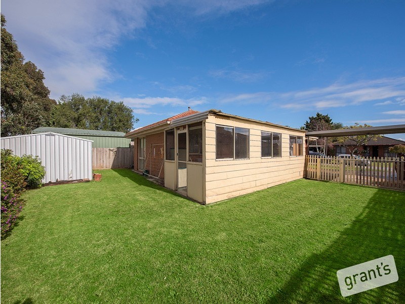 12 Broome Crescent, Cranbourne North VIC 3977