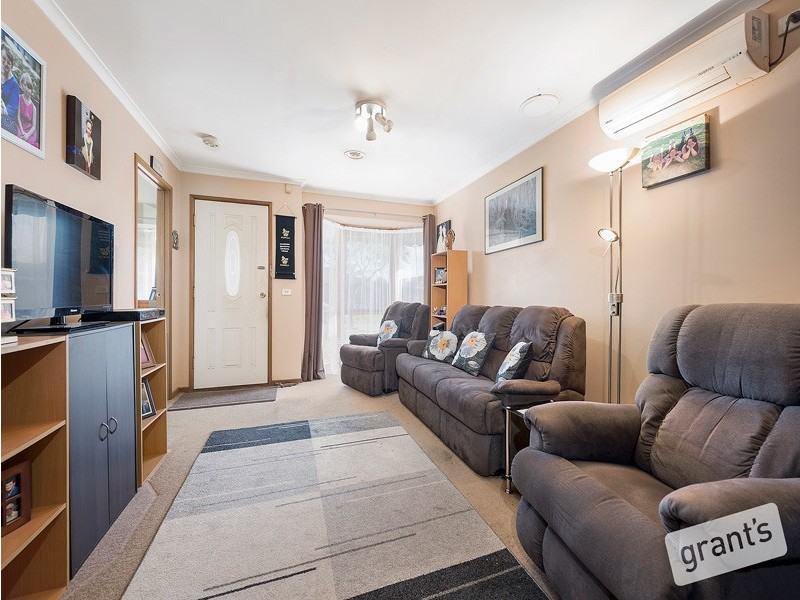 12 Broome Crescent, Cranbourne North VIC 3977