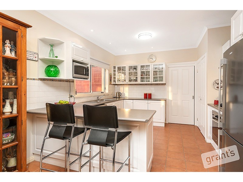 6 Newhaven Drive, Berwick VIC 3806