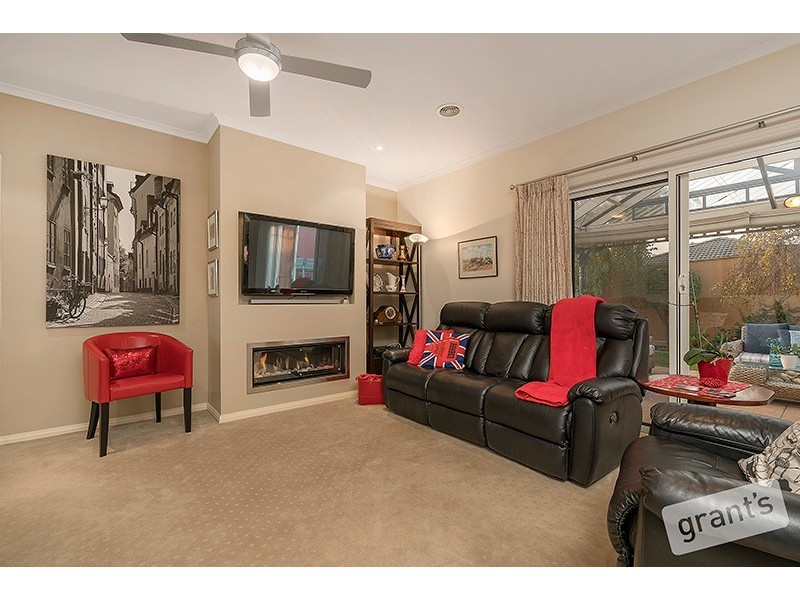 6 Newhaven Drive, Berwick VIC 3806