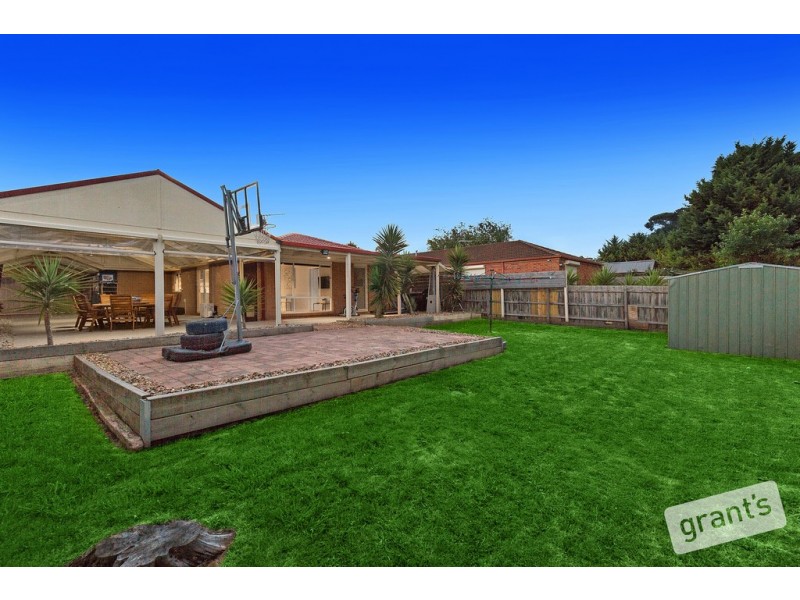 11 Allira Close, Berwick VIC 3806