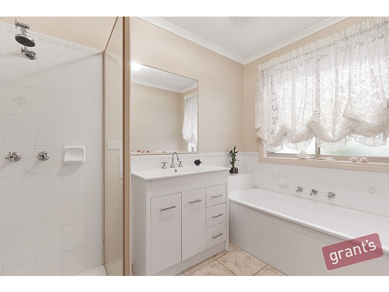 1 Dunnell Rise, Berwick VIC 3806