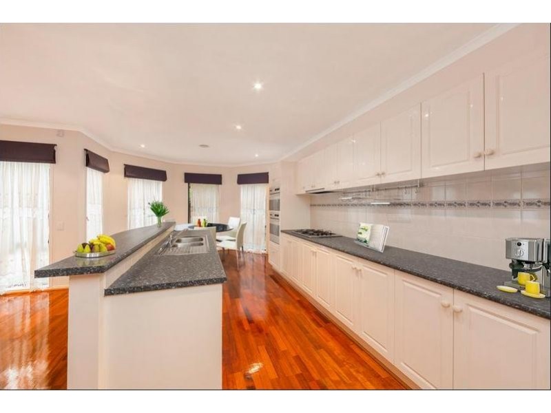 5 Kippenross Drive, Narre Warren South VIC 3805